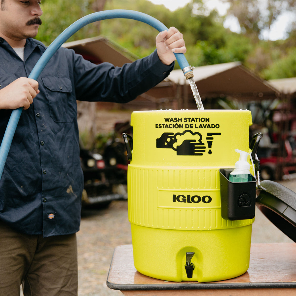 5-gallon-handwash-station-h1 00042260_lifestyle1.jpg