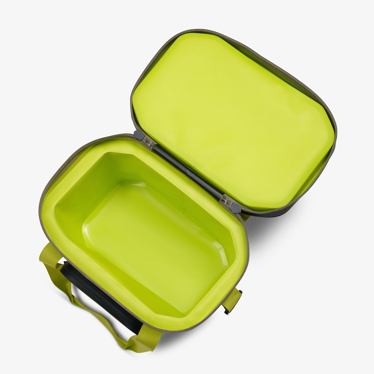 trailmate-18-can-cooler-bag-g7 00066772-O2.jpg