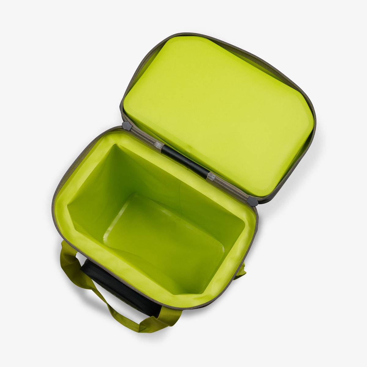 trailmate-32-can-backpack-b3 00066774-O2.jpg